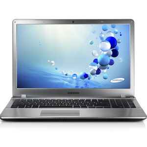 Kühl und klar: Das Samsung Serie 5 verzichtet auf stilistische Mätzchen...