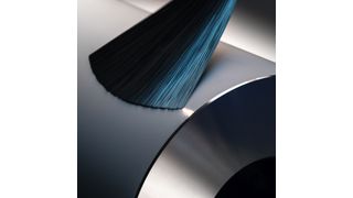 Jede bei Inometa produzierte Funktionswalze unterliegt einer strengen Ausgangskontrolle. Dazu gehört unter anderem eine professionelle Durchschlagsfestigkeitsmessung. (Bild: Inometa)