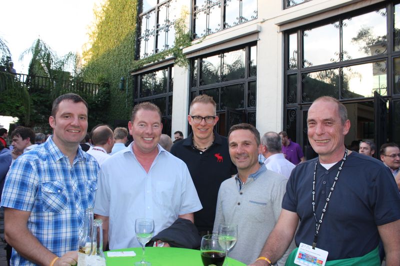 Von links: Robert Pfaffinger (ACP), Frank Koerver (ACP), Severin Dreker (Microsoft), Lothar Fesl (SWS Computersysteme) und Klaus Jakob (ACP) (IT-BUSINESS/Sarah Maier)