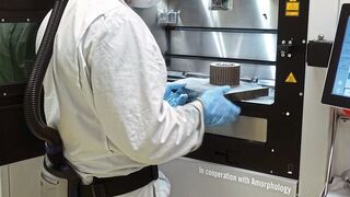 L'engrenage fabriqué de manière additive a été imprimé sur un système SLM standard utilisant des métaux amorphes d'Heraeus.  Cette taille record ouvre de nouvelles possibilités d'automatisation dans la robotique, l'aviation, la technologie médicale et l'industrie automobile.
