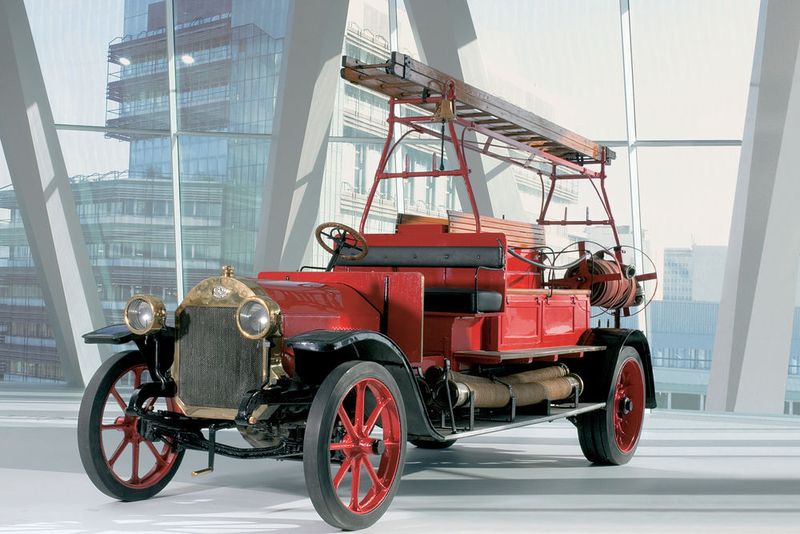 Das Mercedes-Benz-Museum bietet einen Überblick über die Automobilgeschichte von den Anfängen bis heute. (Daimler)