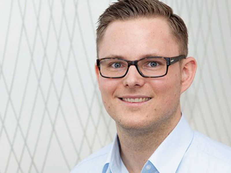 Um mehr Transparenz und Benutzerführung dreht sich das praxisnahe Beispiel von UX Design für den GROB Palettenspeicher im Vortrag auf dem Industrial Usability Day 2016 von Ergosign. Jan Groenefeld Senior UX Designer und Leiter Industry Solutions bei Ergosign. (Bild: Ergosign)