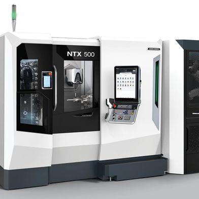 Die NTX 500 mit Roboterautomation IMTR bearbeitet Implantate und orthopädische Instrumente auf sechs Seiten komplett. (Bild: DMG Mori)