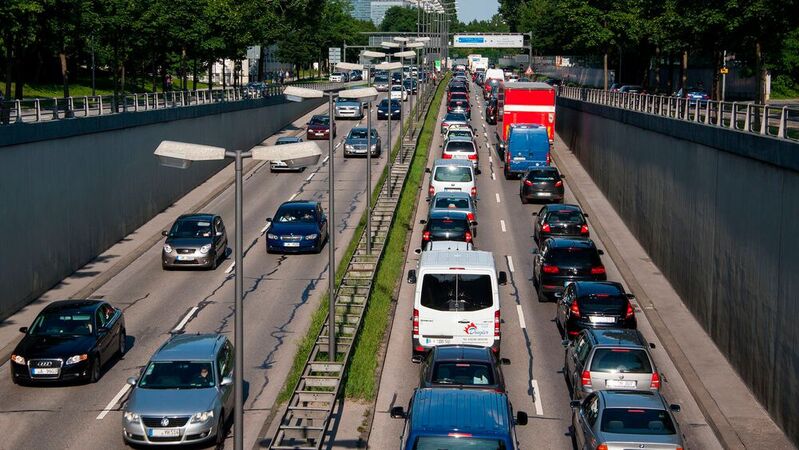 In allen untersuchten deutschen Städten ist der Autoverkehr zuletzt im Tagesdurchschnitt mindestens so gut oder besser geflossen als im Jahr 2019. 