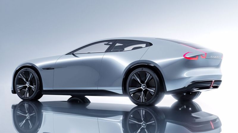 Das Konzeptauto ist gut 5 Meter lang, der Radstand misst knapp 3,1 Meter. (Bild: Mazda)