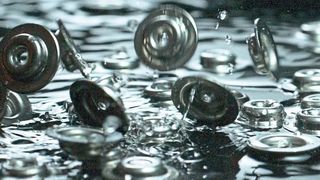 Speziell bei grossen Serien und Leichtbauteilen erweist sich Stanzen und Feinschneiden oft als besonders profitables und wirtschaftliches Herstellverfahren.  (etampa AG)