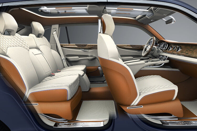 Das Luxus-SUV ist als 4+1-Sitzer konzipiert und mit viel Leder sowie edlen Hölzern ausgestattet. (Foto: Ampnet)