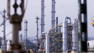 Evonik hat seine angekündigten Produktionskapazitäten für transparente Polyamide in Marl in Betrieb genommen. (Karsten Bootmann/Evonik)