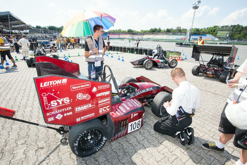 115 Studenten-Team kämpften am 29. Juli bis 3. August um den Sieg bei dem Formula Student Germany Wettbewerb 2014 am Hockenheimring (Formula Student Germany/Botzkowski)