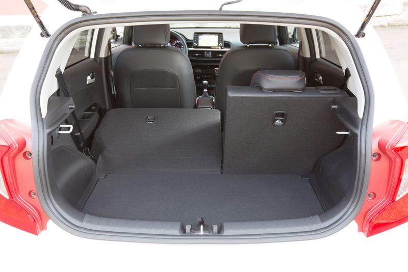 ... sondern auch für das Gepäck. 255 Liter fasst der Kofferraum künftig. (Kia)