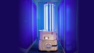 Wie hier beim desinfizieren von Spinden können die Omron-Roboter auch in allen anderen Unternehmensbereichen eingesetzt werden, in denen genug Platz für ein FTS ist. (Omron)