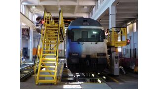 Mit je zwei Spindelhubgetrieben lassen sich die zwei Arbeitsbühnen (gelb) in der Höhe verstellen.  (Bild: Nozag)