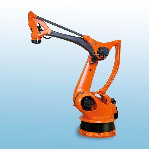 Robotersystem mit montiertem CFK-Arm, der durch einen einmaligen Verfahrensmix gefertigt wurde. (Bild: Kuka)