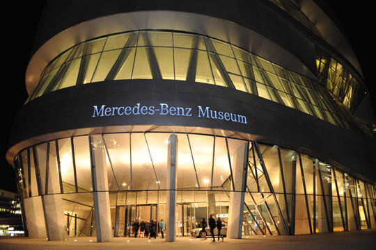 Der Galaabend des 21. Unternehmerinnenkongress fand passend zum 125. Jubiläum des Automobils im Mercedes-Benz-Museum in Stuttgart statt. (Archiv: Vogel Business Media)