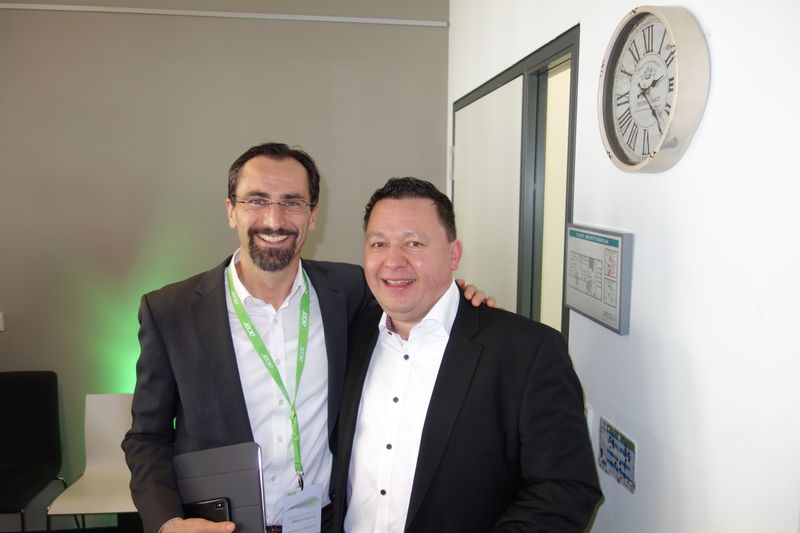 Bei Martin Mayr, Cancom, und Gerit Günther, ACER, steht die Zeit nie still. (Bild: IT-BUSINESS)