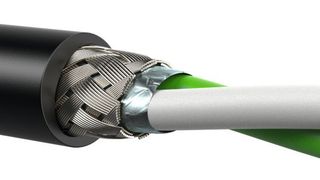 Für hohe Symmetrie der Ethernet-Leitungen auch bei Vibration, Feuchtigkeit oder Schmutz sorgen Ethernet-Mantelleitungen. (Leoni)