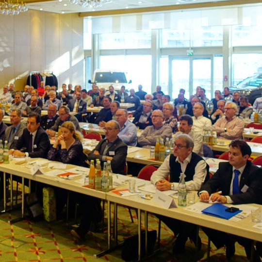 Der Igedos-Vorstand hat die Jahresmitgliederversammlung 2019 nach Bad Kissingen verlegt.(Bild:  Rehberg / »kfz-betrieb«)