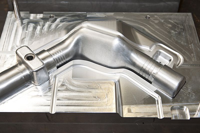 Bild 2: Sind CAD-Daten vorhanden, können auch komplizierte Gussformen mit komplexen Konturen direkt an der Maschine progarmmiert werden. (Bild: Heidenhain)