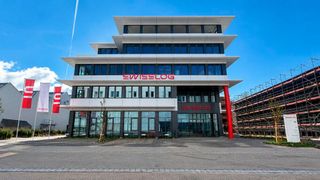 Rund 300 Personen arbeiten künftig im Neubau von Swisslog an der Weihermattstrasse im Quartier Telli in Aarau. (Bild: Swisslog)