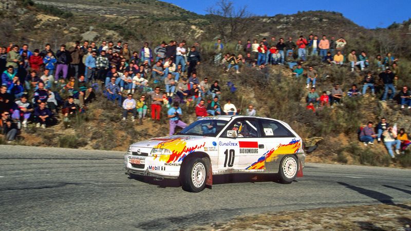 Der Astra F (besonders als GSi 16V mit 150 PS) erfreute sich im nationalen Amateur- und Breitensport-Rallyebereich großer Beliebtheit. Er bot eine robuste Technik, günstige Ersatzteile und ließ sich nach Reglements der Gruppe G und Gruppe A aufbauen. (Bild: Opel GmbH)