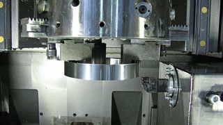 Hochflexible 3-Backen-Universal-
spannfutter ermöglichen dynamisches 
Zerspanen dünnwandiger Ringe.  (Bild: IWT)