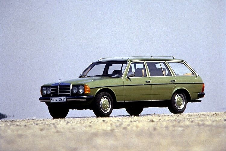 Gerade die Kombis stehen oft noch im Einsatz. Entsprechend hoch ist die Mängelquote: Nur 42,9 Prozent der W 123 schaffen die HU im ersten Anlauf. (Foto:)