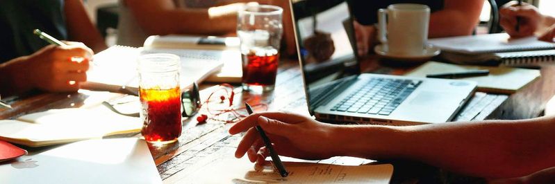 Ziel des Digital-Incubator-Modells ist es, dass ein Unternehmen langfristig von den Beratungsleistungen profitiert, das gewonnene Know-how immer mehr nach innen verlagert und parallel die Agenturleistung nach und nach reduziert. (Bild:   / CC0)