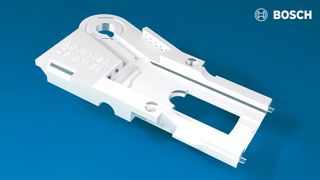 Trägerplatte mit innenliegenden Kanälen und individuell gestaltbarer Oberflächenstrukturierung. (Bild: Bosch Advanced Ceramics)