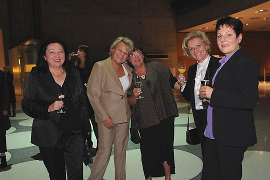 Freuen sich auf einen gemeinsamen Abend. (Archiv: Vogel Business Media)