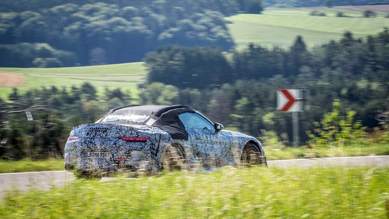 Die jüngsten Nachfahren des klassischen 50er-Jahre-SL erschienen zuletzt etwas behäbig und ungeliebt. (Bild: Mercedes-Benz)