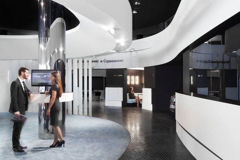 Für Kundengespräche gibt es etliche kleine Nischen oder Sitzgelegenheiten. (Anastasia Hermann)