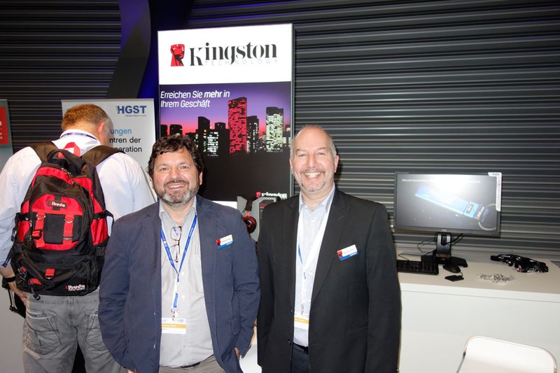 (l.) Andreas Scholz und Stephan Amsler, Kingston (Bild: IT-BUSINESS)