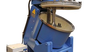 Im Mischer wird das Mischgut zu den Mischwerkzeugen geführt. (Bild: Eirich)