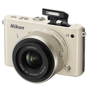 Nikons J3 ist eine flotte Systemkamera – sowohl optisch als auch technisch betrachtet.