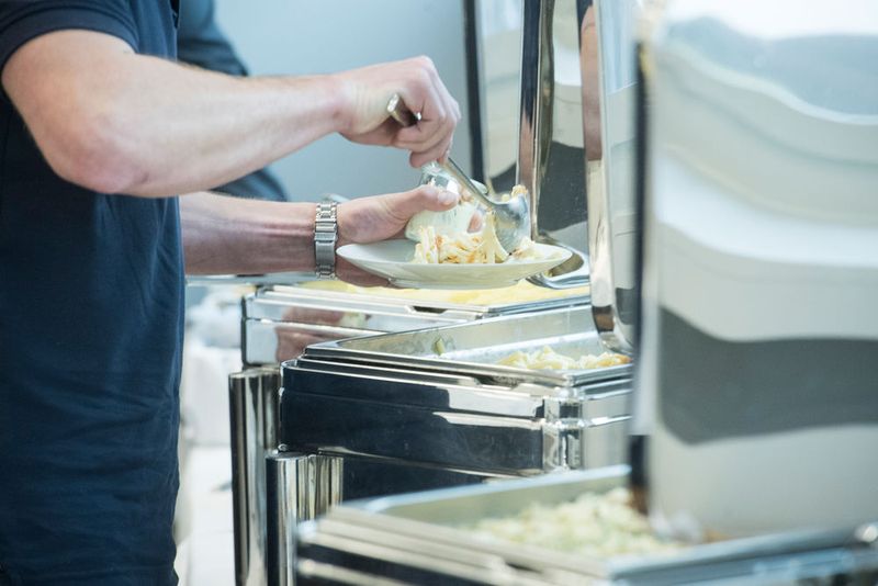 Der Kongress und die Tischmesse im Foyer boten einen angenehmen Rahmen für Gespräche und das Networking. (Thomas Entzeroth)