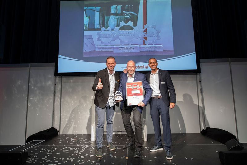 Freude über den 3. Platz beim SMM-Awards: Florian Alber (Sales Manager Tooling & Automation), Thomas Brauen (Verkaufsleiter Sales & Key Account Switzerland), Romeo Hilfiker (Sales Engineer Tooling & Automation), alle GF Machining Solutions. (Bild: Thomas Entzeroth)