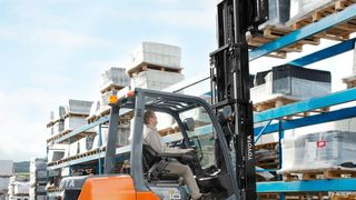 Der neue Motor ist Toyota zufolge 28 % effizienter als die Vorgängerserie. (Bild: Toyota Material Handling)