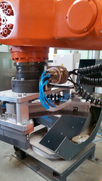 Die Multiline E von Eisele ermöglicht das schnelle Kuppeln und Entkuppeln der Medienleitungen beim Wechsel der individuellen Werkstückträger. (SHL)