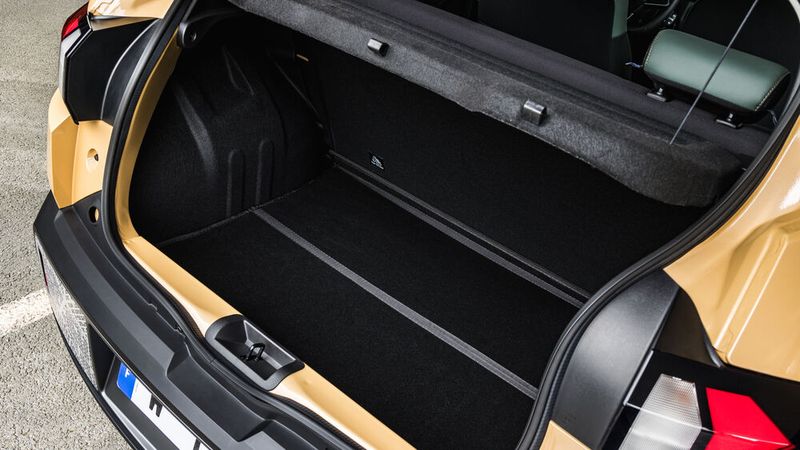 In den Laderaum passen je nach Sitzstellung zwischen 308 und 1.004 Liter. (Bild: Dacia)