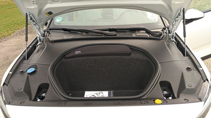 Das vordere Staufach fasst nochmals 41 Liter. (Bild: Thomas Günnel/Automobil Industrie)