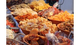 Im Monitoring 2023 untersuchte das Bundesamt für Verbraucherschutz und Lebensmittelsicherheit getrocknetes Steinobst auf Acrylamid. Das Ergebnis überrascht: nicht alle Obstsorten sind gleichermaßen belastend.  (Bild: frei lizenziert)