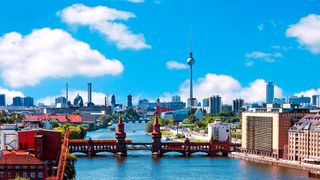 Bis zum Jahr 2025 soll die eAkte flächendeckend genutzt werden können (flashpics - stock.adobe.com)