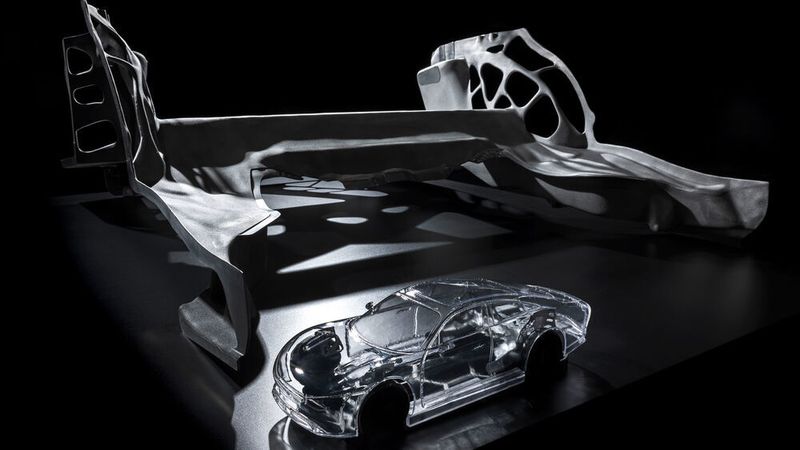 Dieses Gussteil ist das derzeit größte Leichtmetall-Strukturbauteil bei Mercedes-Benz und bildet die Hauptkomponente im Heck des Vision EQXX – den Heckboden. (Mercedes-Benz)