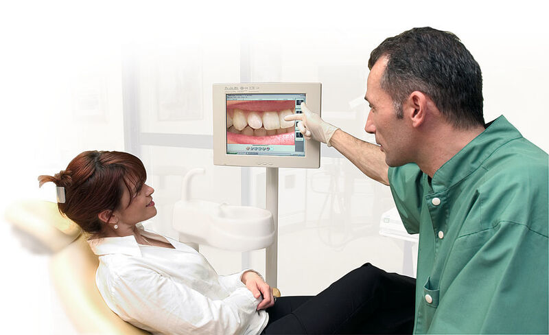 Mit einem Lächeln: Gut vorbereitet gelingt Geräteherstellern mit den richtigen Toolkits die Umstellung auf den bis spätestens 2020 geforderten Datenaustausch mittels DICOM-Standard in der Dentalindustrie. (Bild: Sopro)