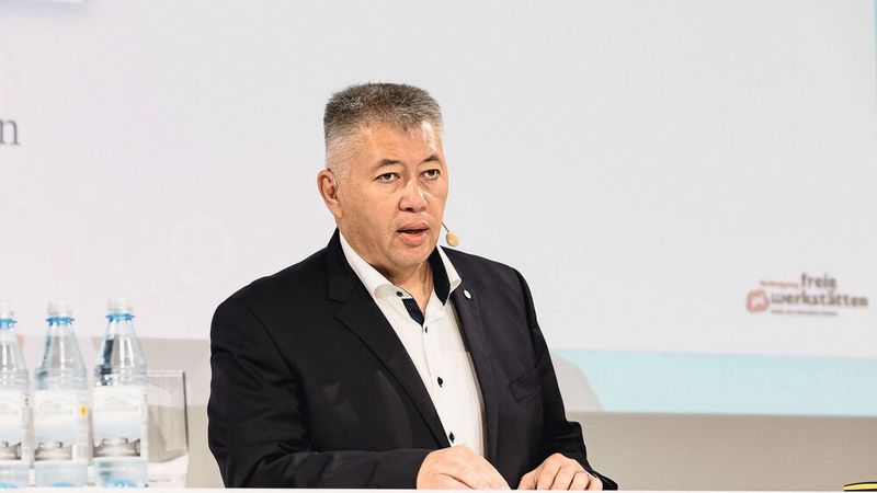 Über die aktuelle Situation der freien Werkstätten aus Verbandssicht berichtete Jeffrey Kilian, Vorsitzender der Bundesfachgruppe Freie Werkstätten vom Zentralverband Deutsches Kraftfahrzeuggewerbe (ZDK). (Bild: Stefan Bausewein)