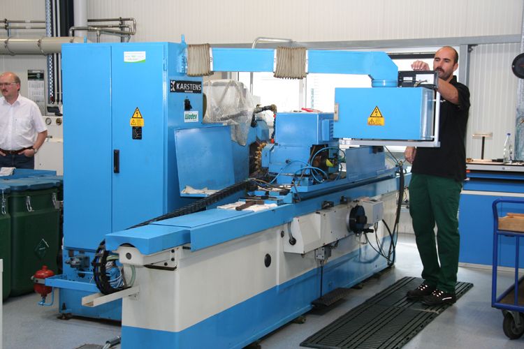 Während der Hausaustellung wurden auch Maschinen in Betrieb genommen. (Archiv: Vogel Business Media)