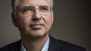 Severin Schwan, CEO von Roche: „Die Coronavirus-Pandemie stellt weiterhin eine enorme weltweite Herausforderung dar.“ (Roche)