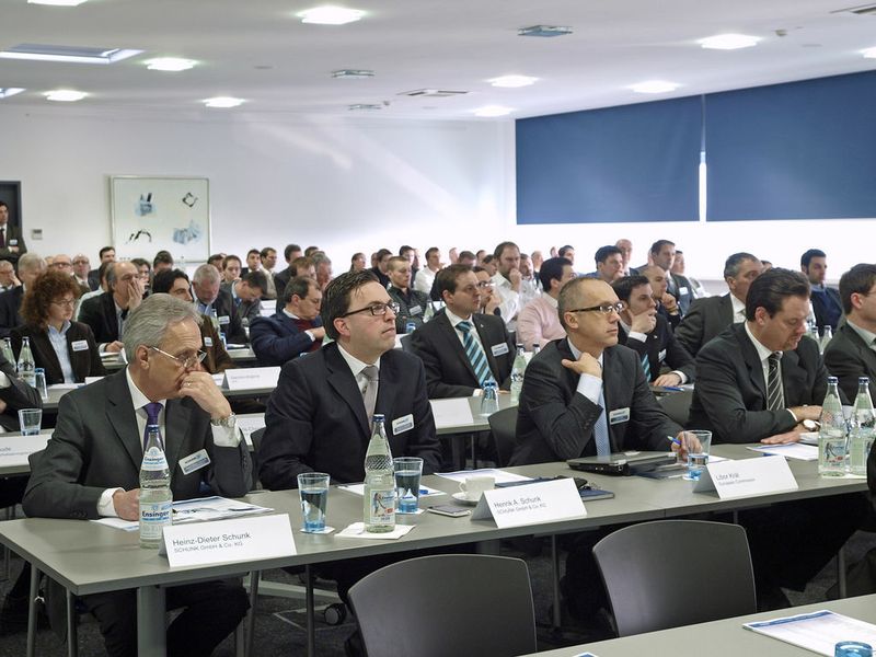 Fachleute aus 22 Nationen versammelten sich zu den 4. ExpertDays on Service Robotics bei Schunk. (Archiv: Vogel Business Media)
