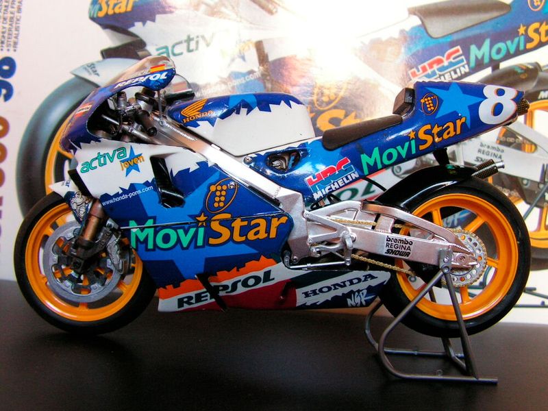 Tamiya Honda NSR500-Rennmotorrad aus dem Jahr 1998. (Bild: frei lizenziert)