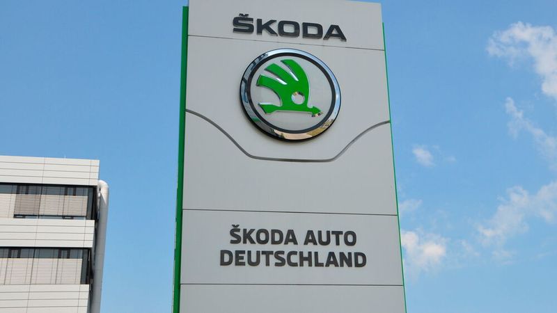 Skoda hat sich per strafbewehrter Unterlassungserklärung verpflichtet, wieder Motoröl-Spezifikationen in Betriebsanleitungen zu veröffentlichen. (Bild:  Grimm/»kfz-betrieb«)